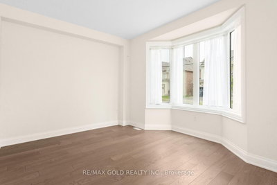15 Farringdon Crescent • Brampton, ON photo 9