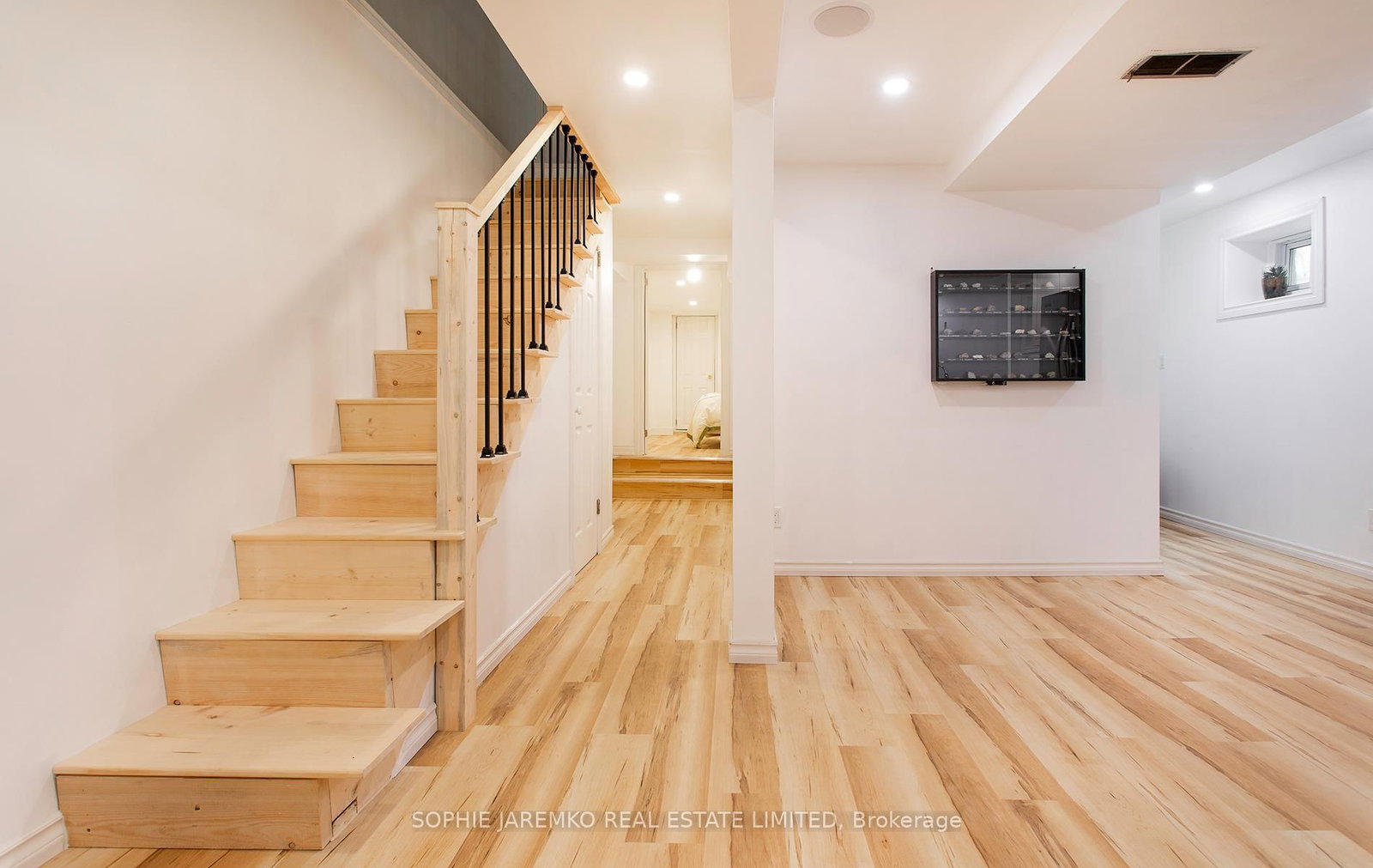 144 Eileen Avenue • Toronto, ON photo 35
