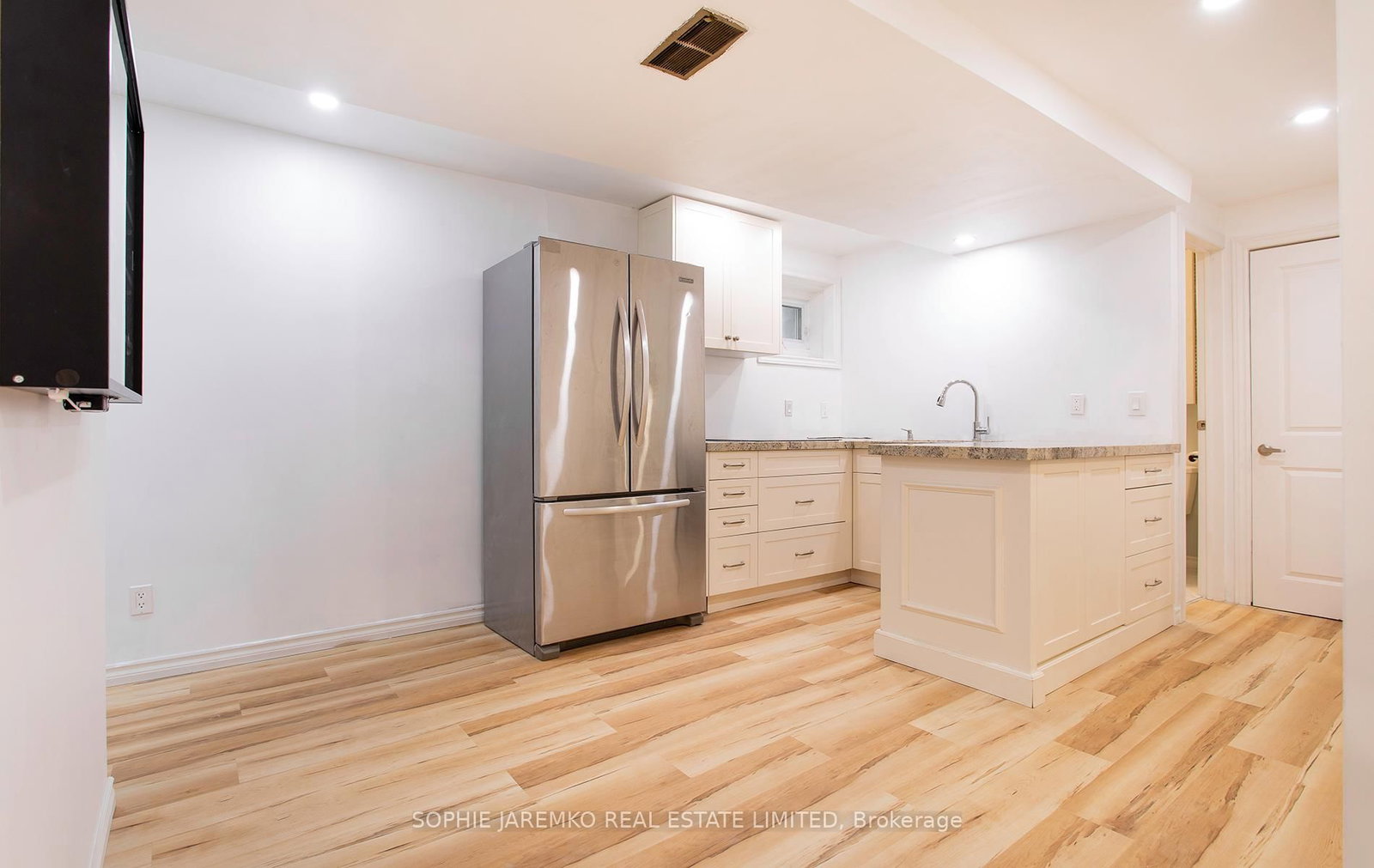 144 Eileen Avenue • Toronto, ON photo 40
