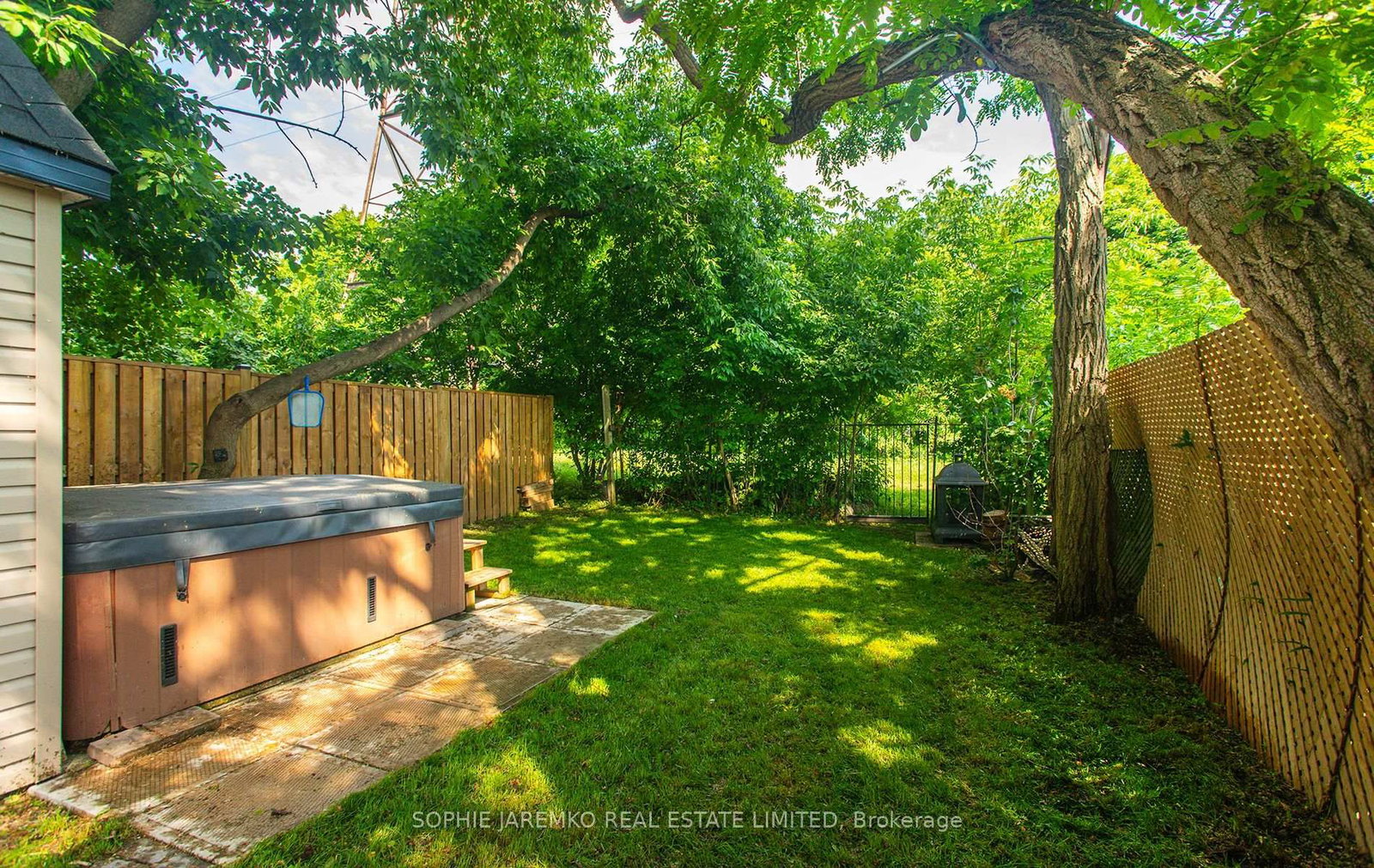 144 Eileen Avenue • Toronto, ON photo 43