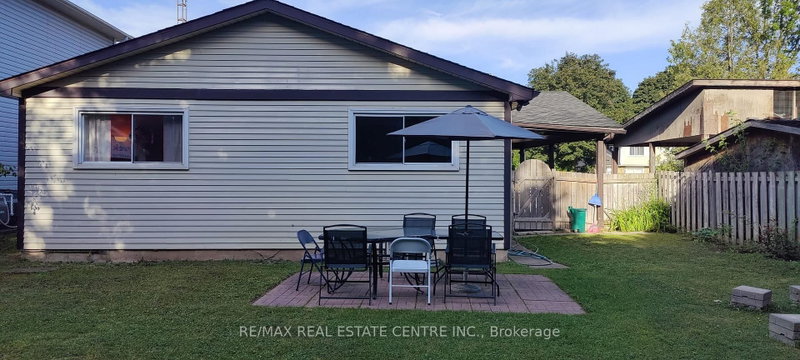 Main Floor Only - 532 WOODWARD Avenue
