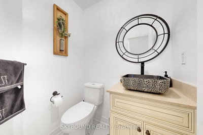 5925 Manzanillo Crescent • Mississauga, ON photo 9