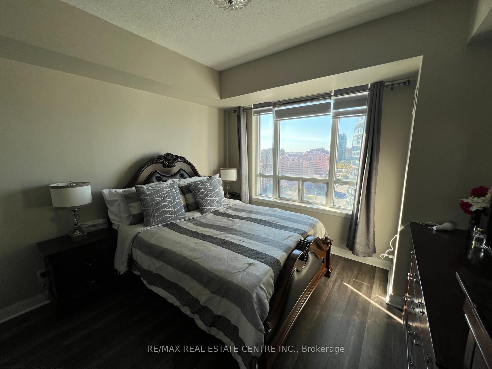 2109-70 Absolute Ave, Mississauga, view 11