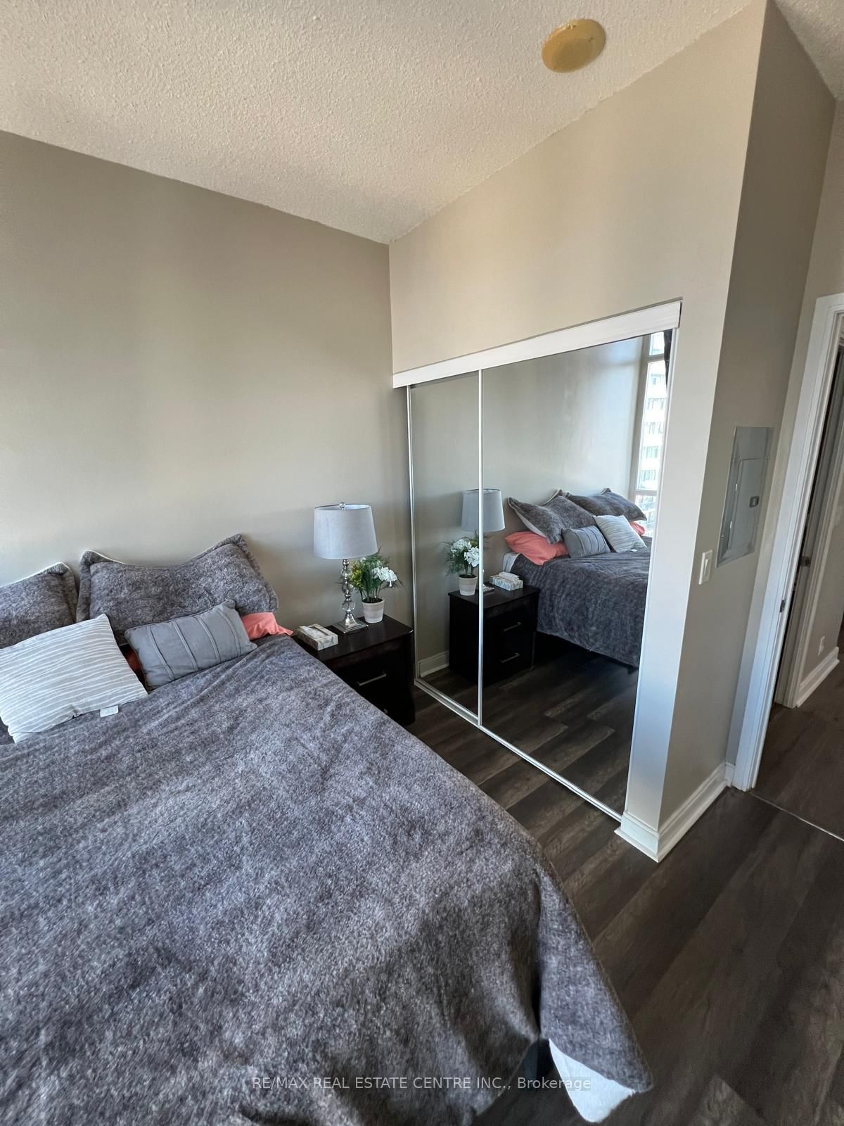 2109-70 Absolute Ave, Mississauga, view 18