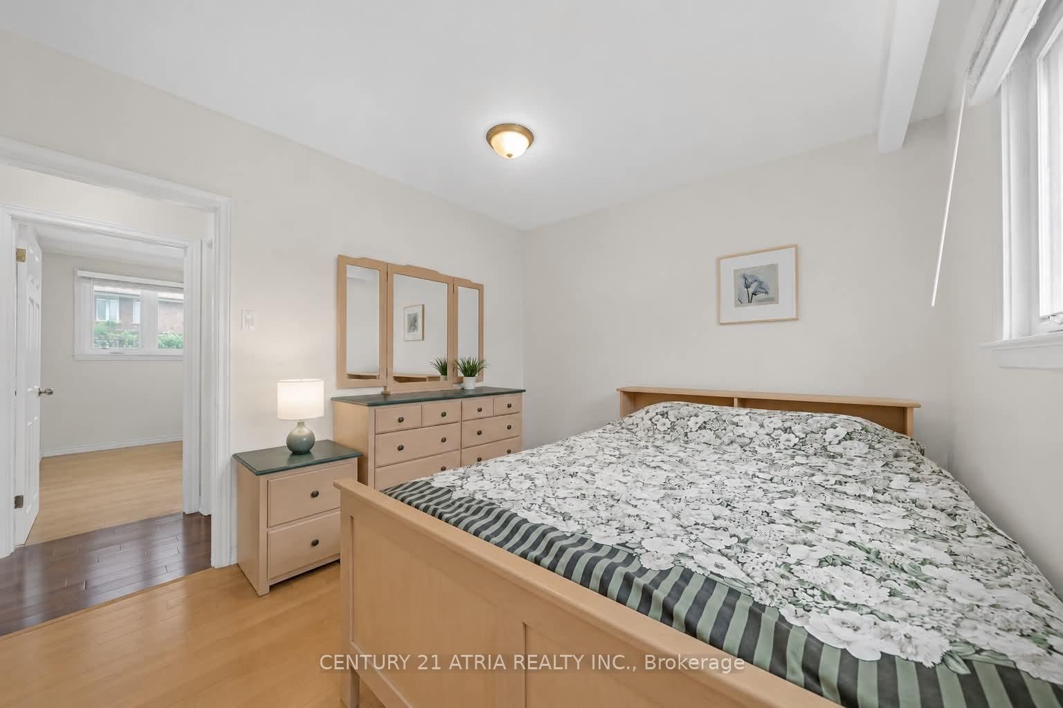 110 Harding Avenue • Toronto, ON photo 17