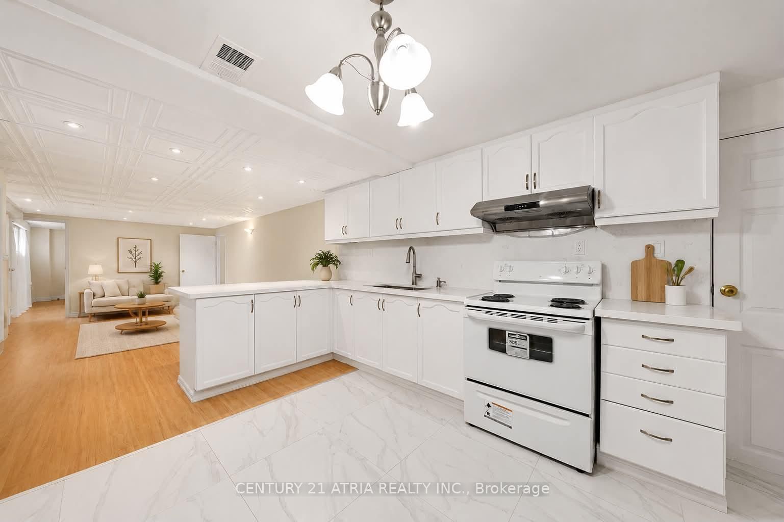 110 Harding Avenue • Toronto, ON photo 22