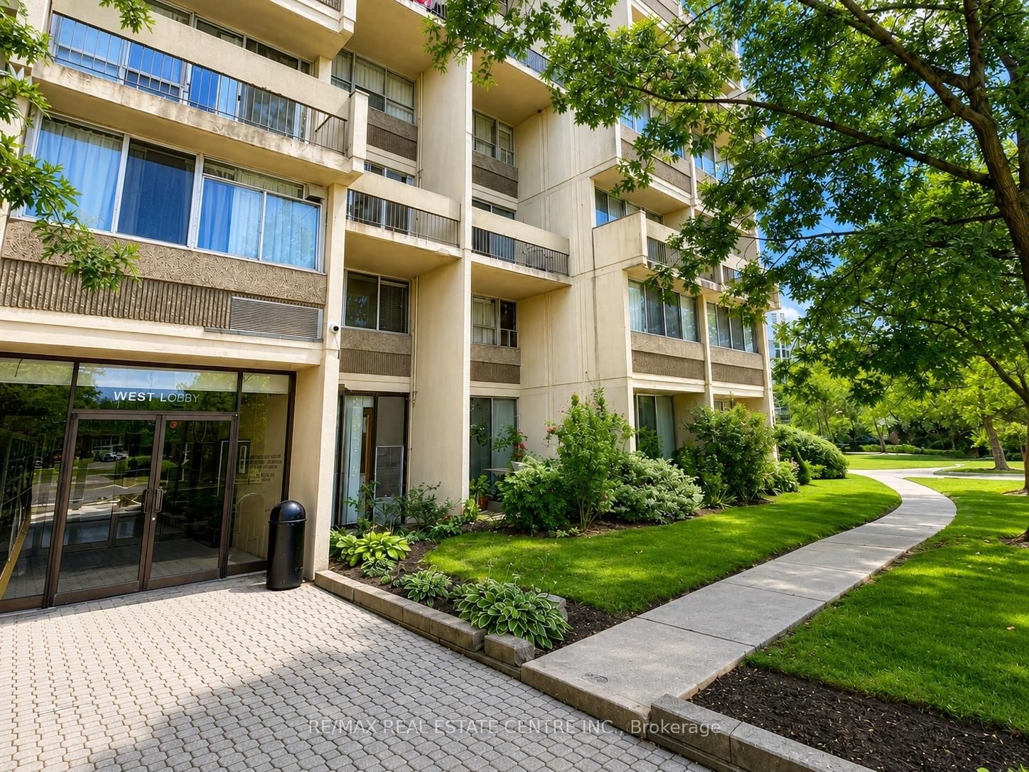 1300 Marlborough Court • #516 • Oakville, ON photo 4