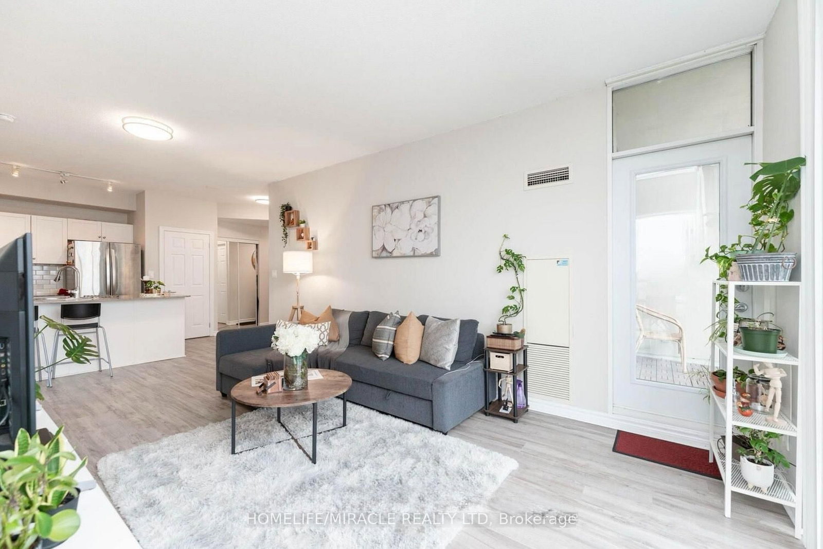 1702-3504 Hurontario St, Mississauga, view 4