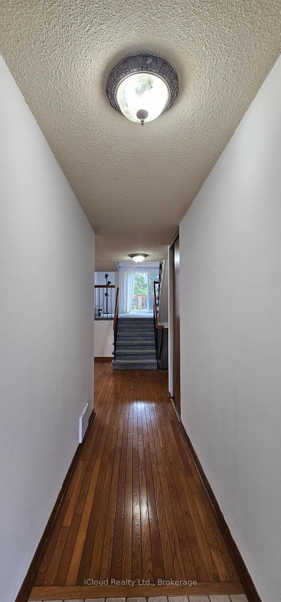 12 Simmons Boulevard • Brampton, ON photo 5