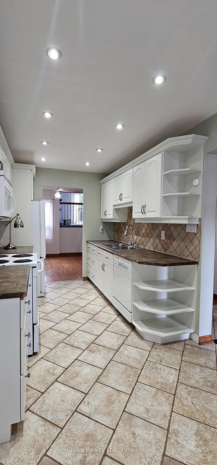 12 Simmons Boulevard • Brampton, ON photo 6
