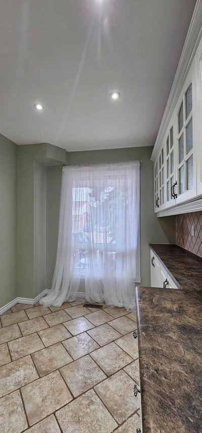 12 Simmons Boulevard • Brampton, ON photo 9