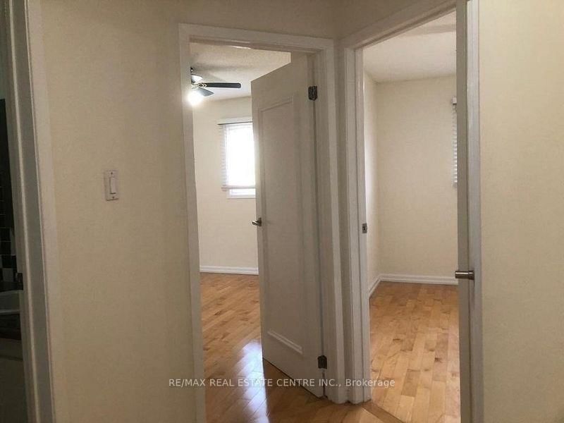 1538 Cuthbert Ave, Mississauga, view 3