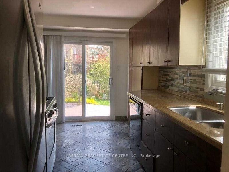 1538 Cuthbert Ave, Mississauga, view 4