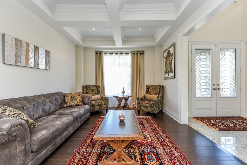 12 Love Court • Brampton, ON photo 4
