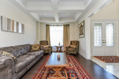 12 Love Court • Brampton, ON photo 4