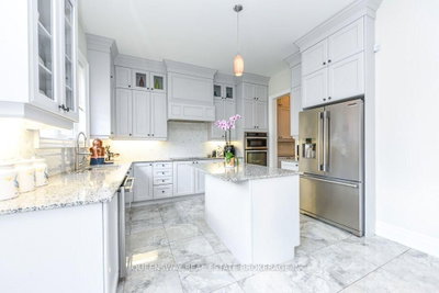 12 Love Court • Brampton, ON photo 9