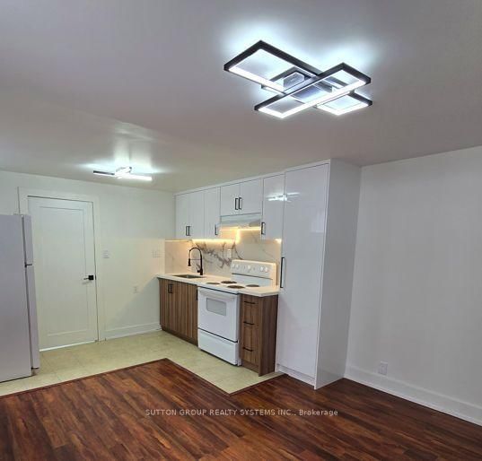 1 - 2886 Lake Shore Boulevard W