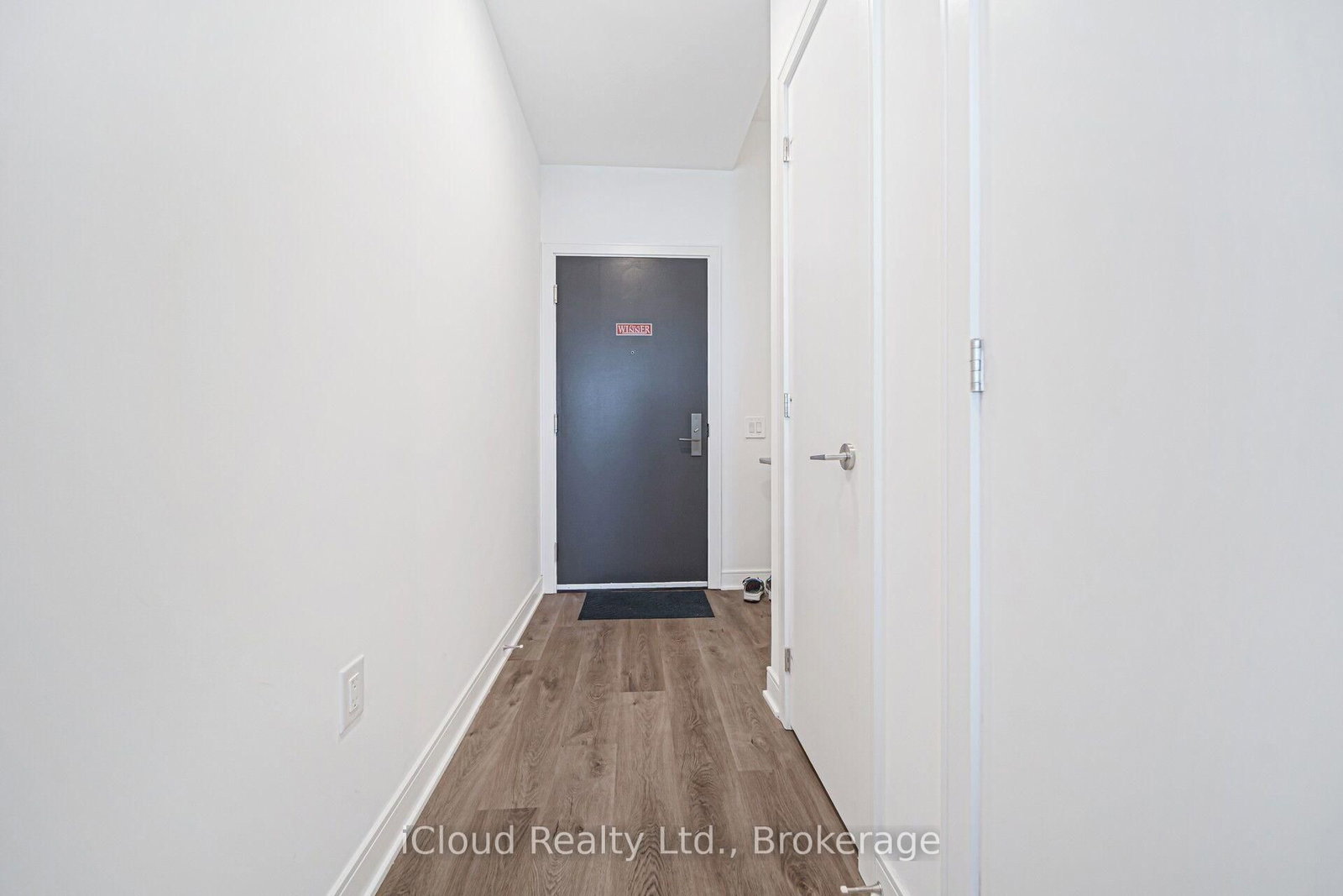 1714-86 Dundas St, Mississauga, view 19