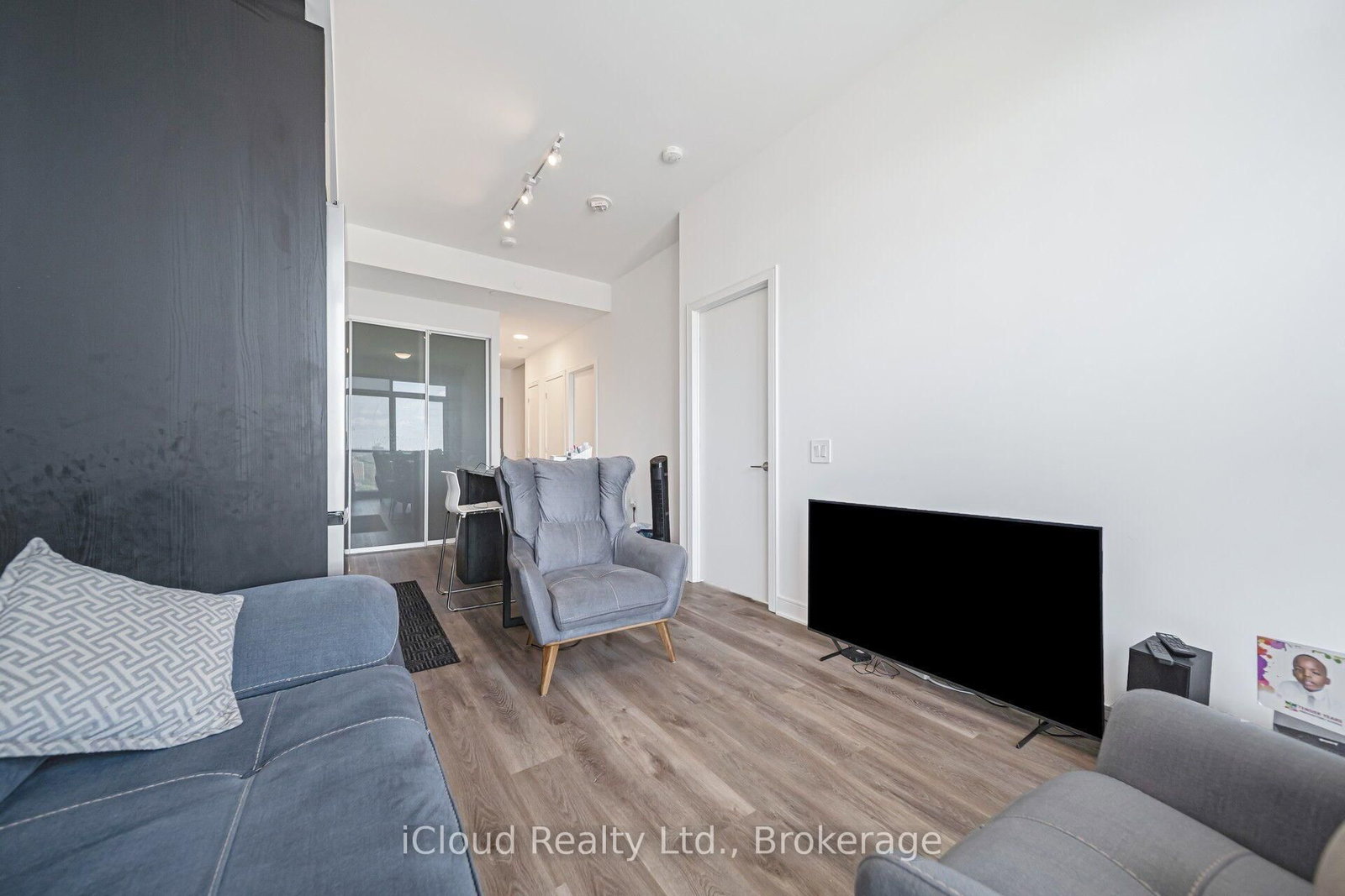 1714-86 Dundas St, Mississauga, view 29
