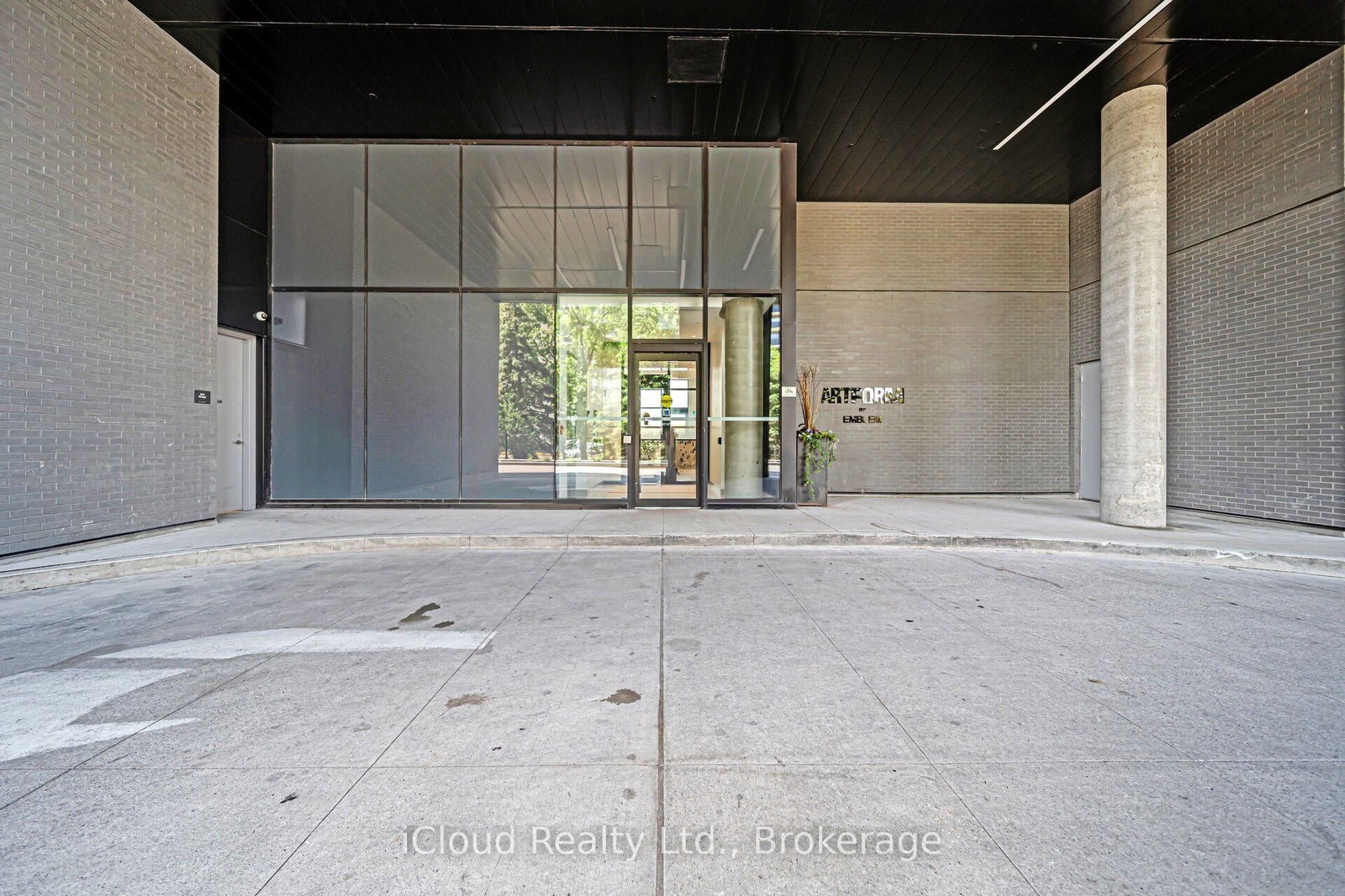 1714-86 Dundas St, Mississauga, view 3