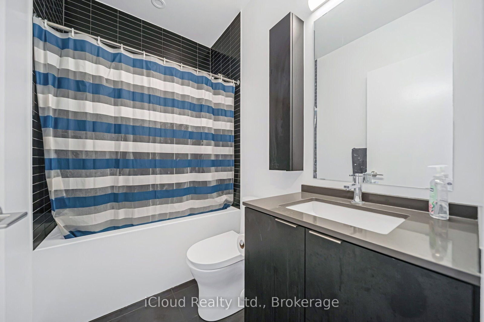 1714-86 Dundas St, Mississauga, view 34