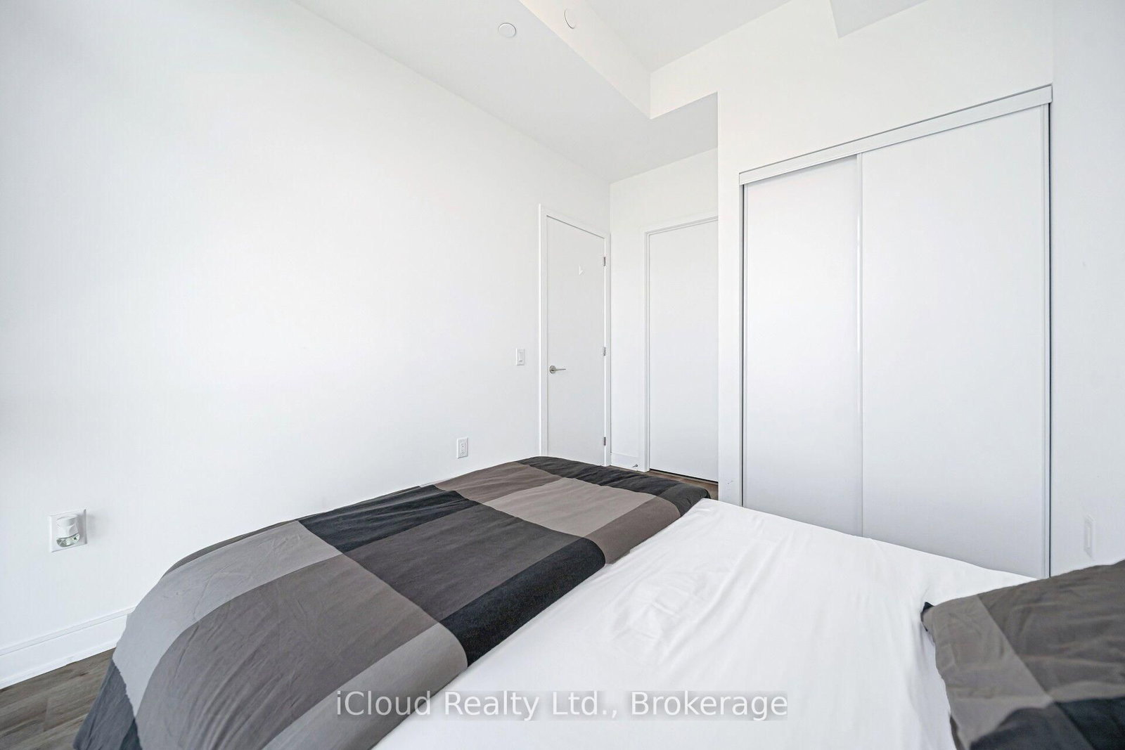 1714-86 Dundas St, Mississauga, view 37