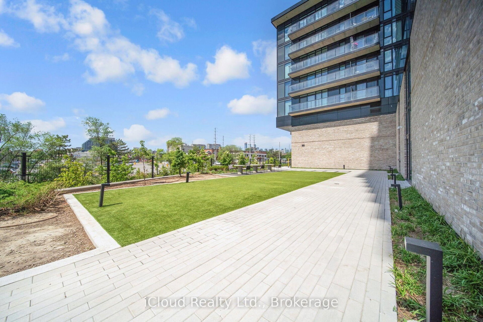 1714-86 Dundas St, Mississauga, view 4