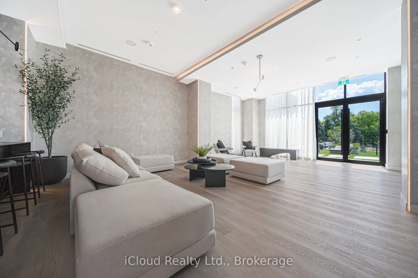 1714-86 Dundas St, Mississauga, view 6