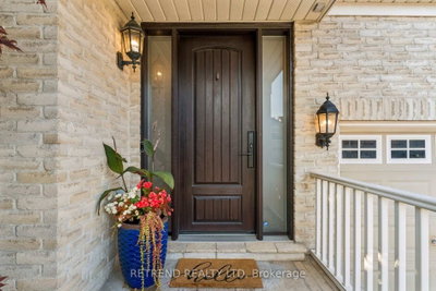 2223 Wuthering Heights Way • Oakville, ON photo 4