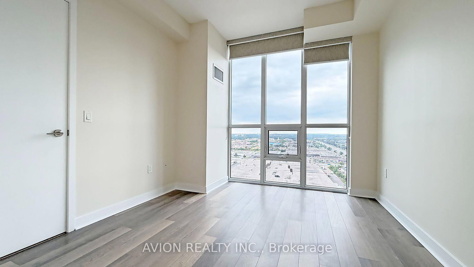 1806-3975 Grand Park Dr, Mississauga, view 10