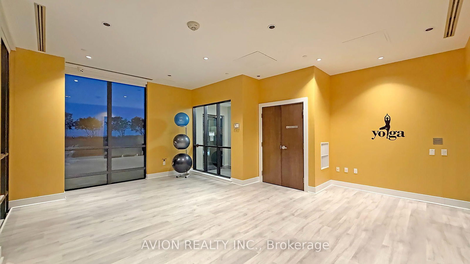 1806-3975 Grand Park Dr, Mississauga, view 23