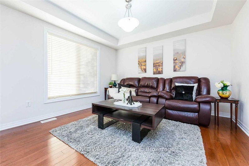 31 Bleasdale Avenue S S