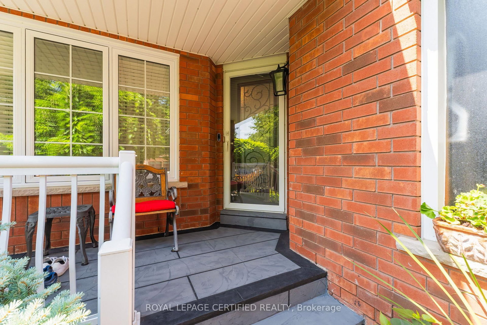 84 Softneedle Avenue • Brampton, ON photo 4