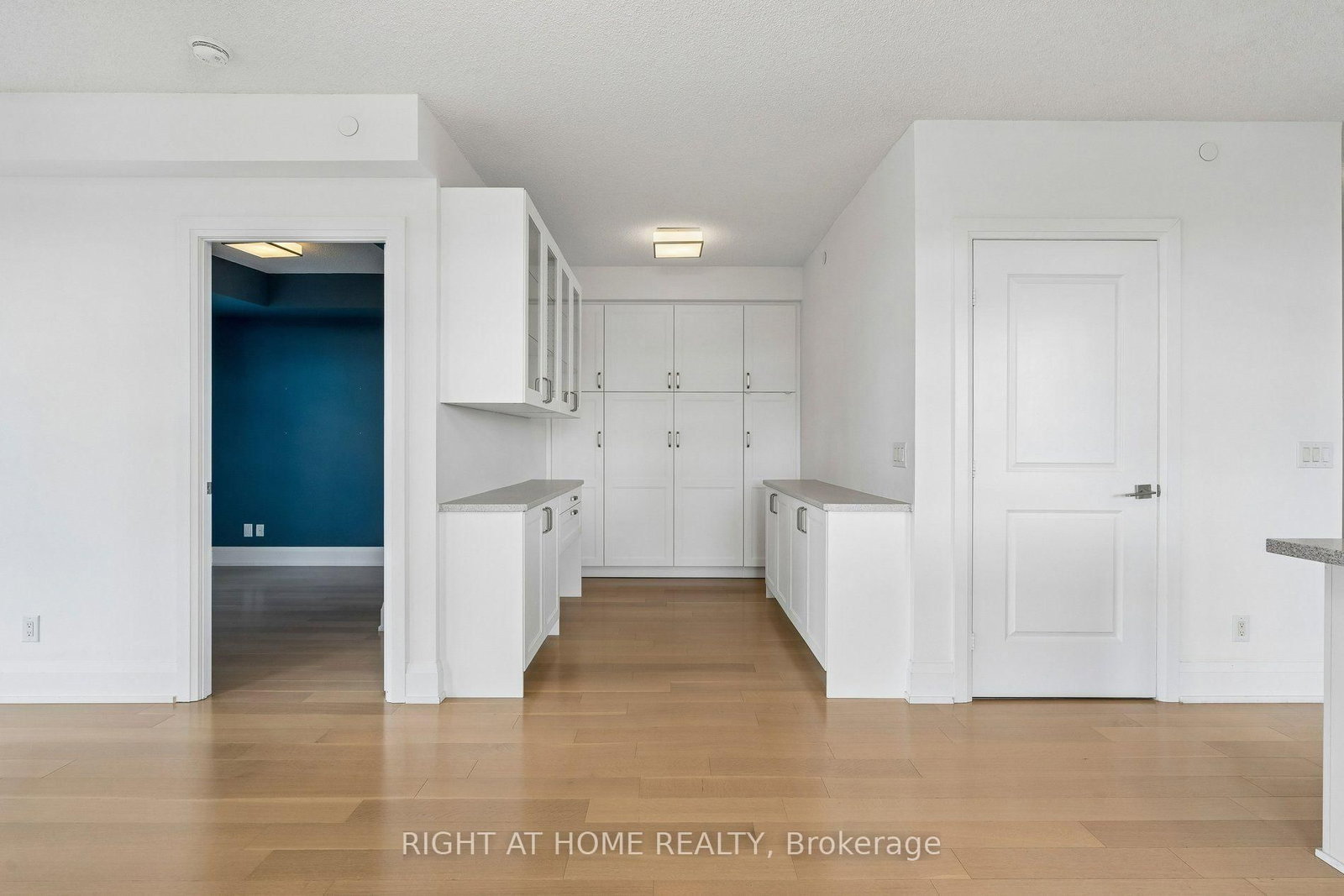 2 Old Mill Drive • #717 • Toronto, ON photo 13
