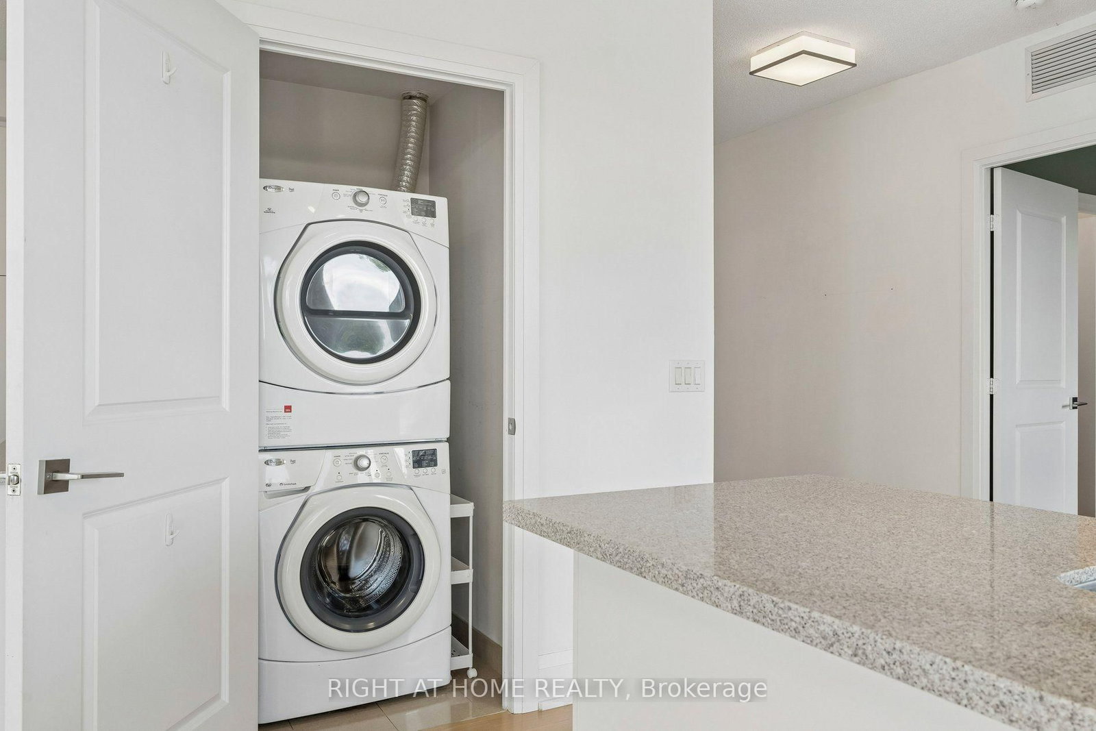2 Old Mill Drive • #717 • Toronto, ON photo 15
