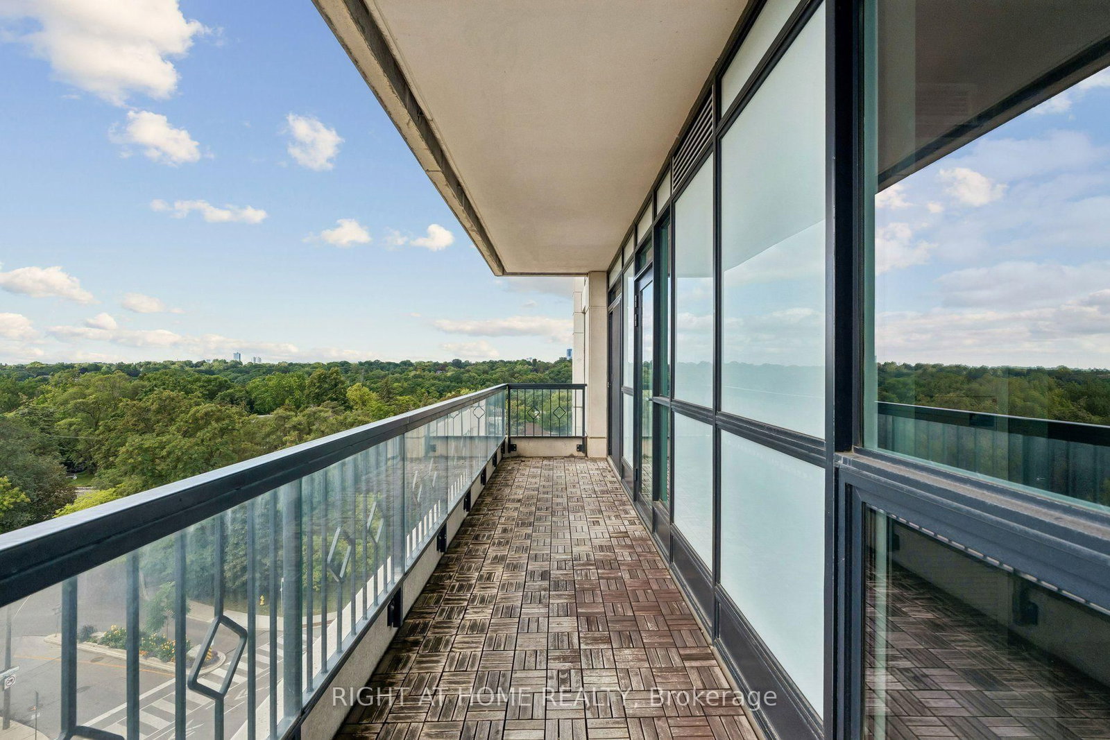2 Old Mill Drive • #717 • Toronto, ON photo 18