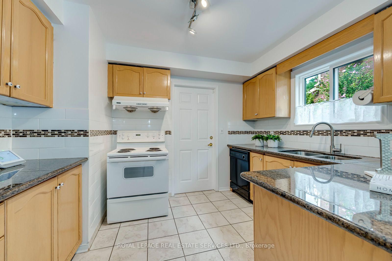 2101 Galena Crescent • Oakville, ON photo 18