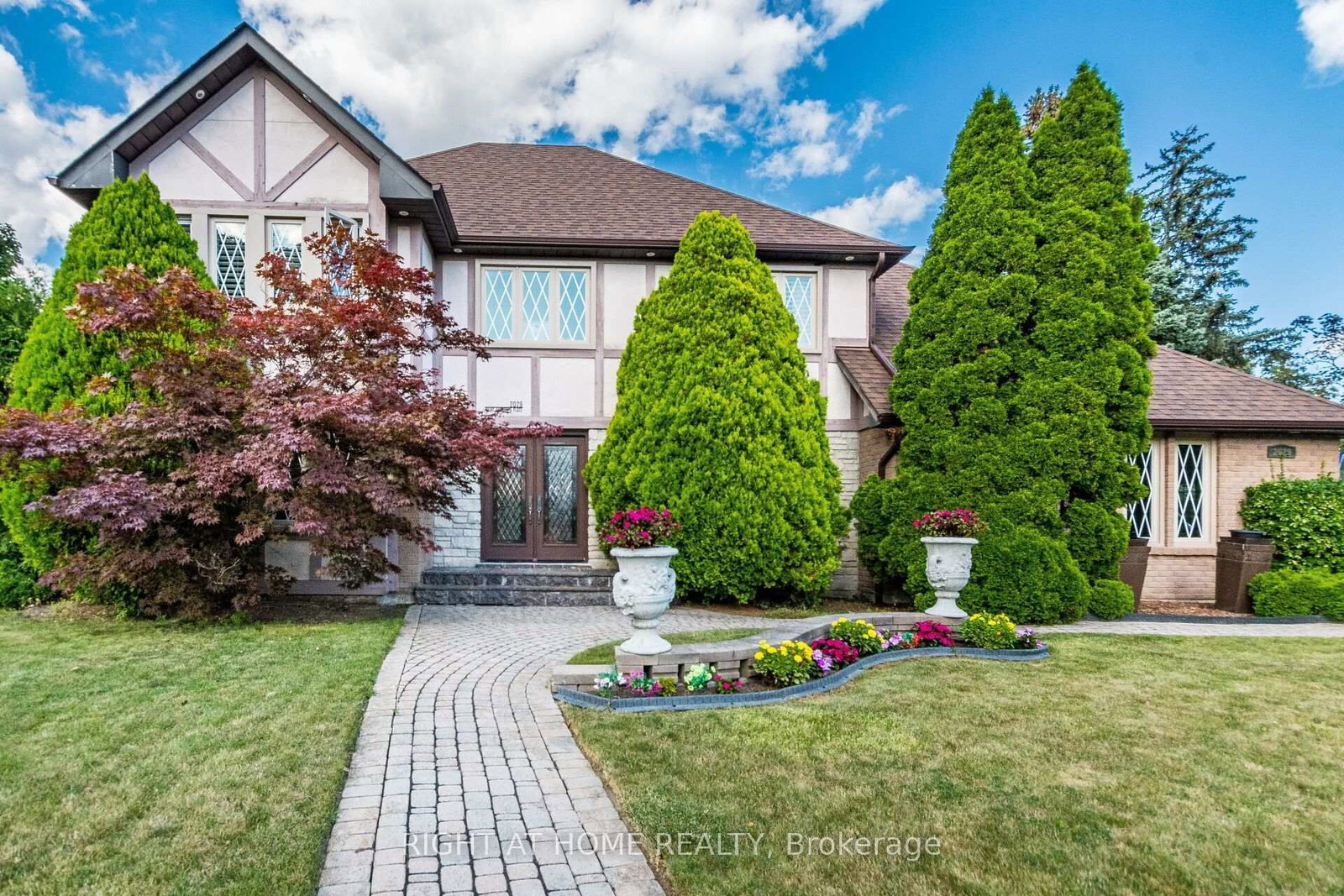 2029 Saint Andrew's Place • Mississauga, ON photo 1