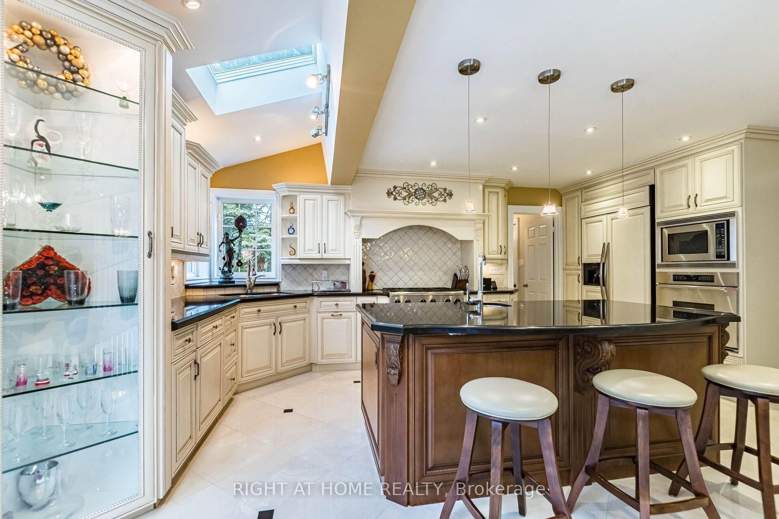 2029 Saint Andrew's Place • Mississauga, ON photo 11