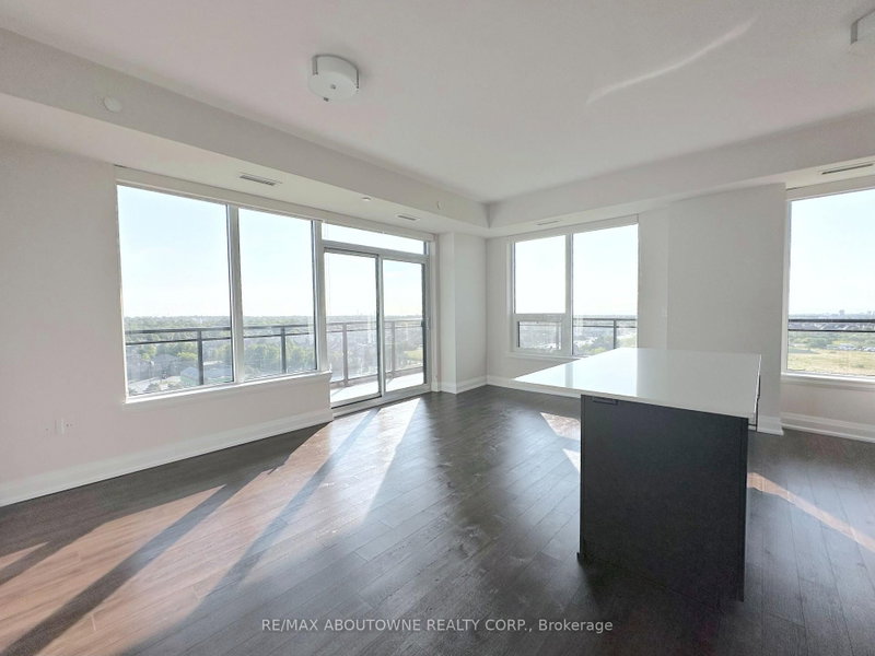 1006 - 2333 Taunton Road