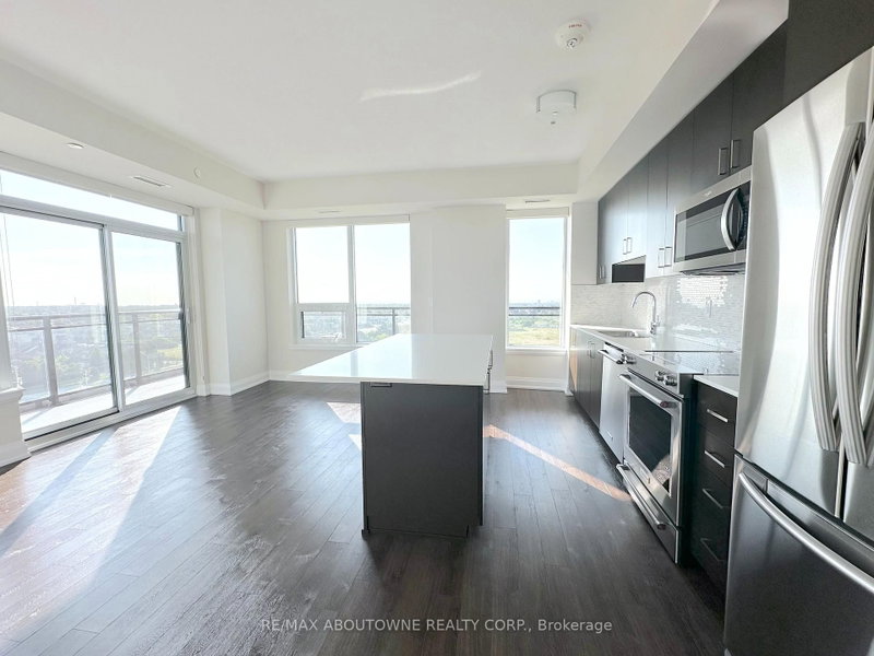 1006 - 2333 Taunton Road