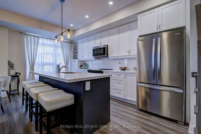 1569 Rose Way • #116 • Milton, ON photo 3