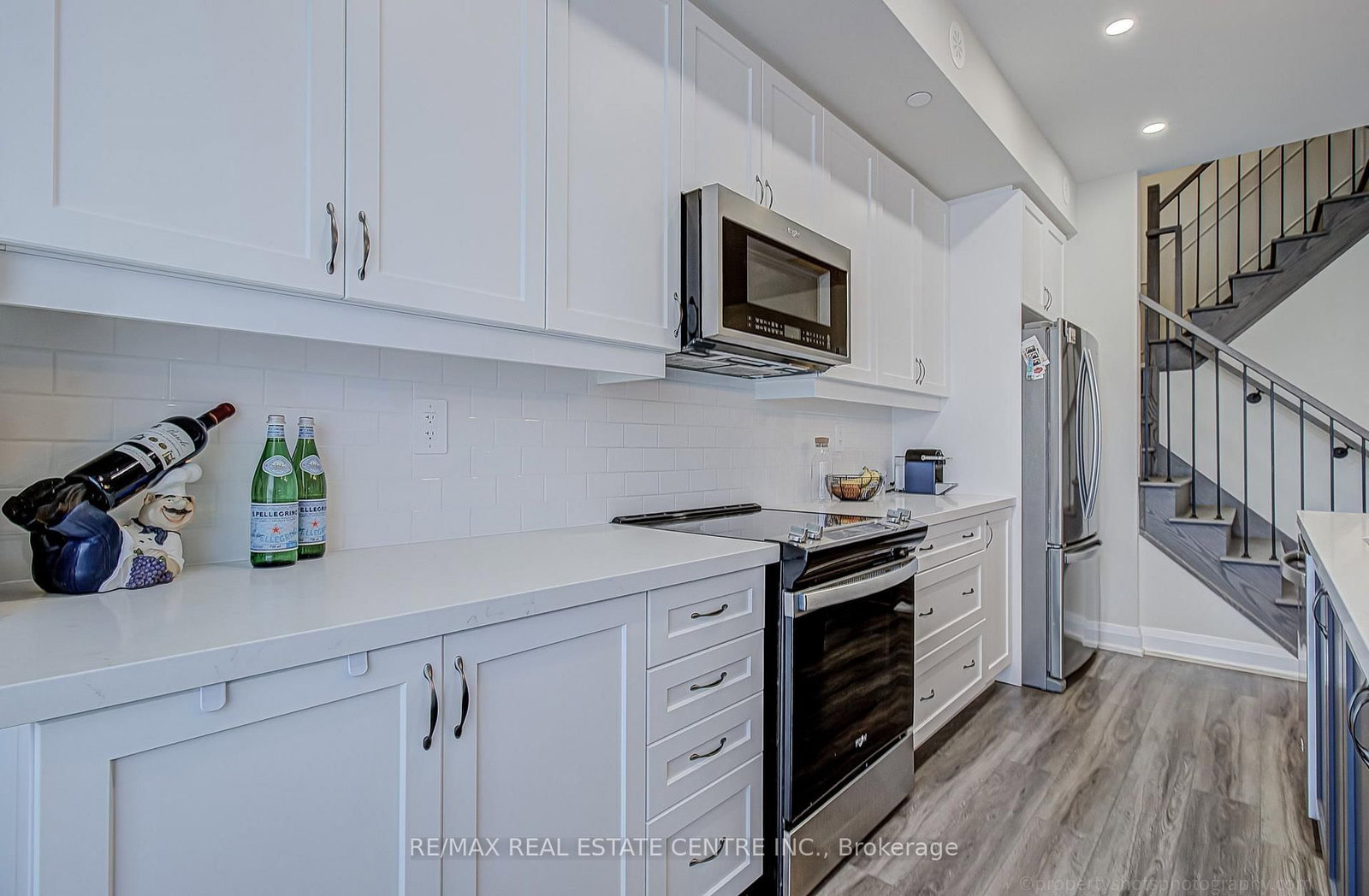 1569 Rose Way • #116 • Milton, ON photo 5