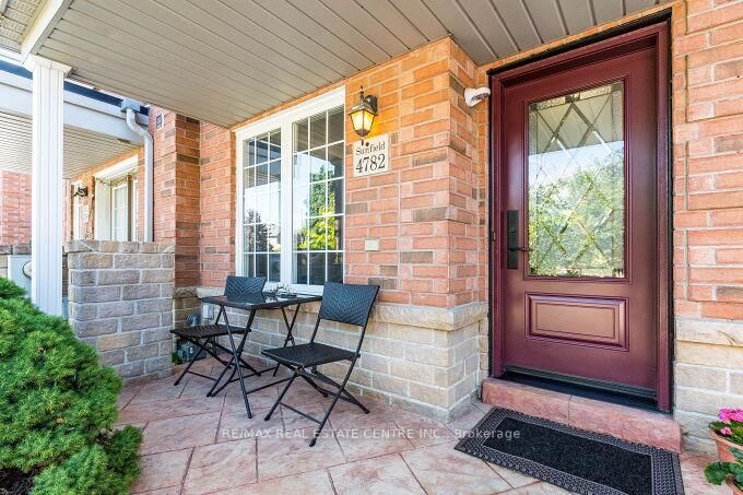 4782 James Austin Drive • Mississauga, ON photo 4