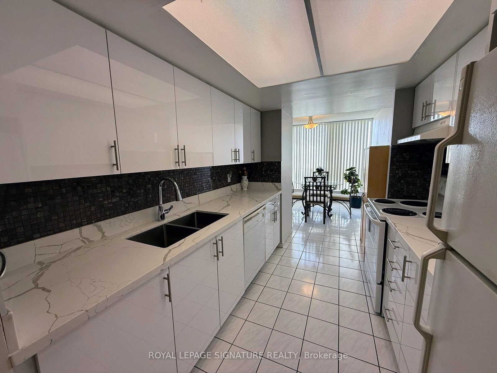 3 Rowntree Road • #407 • Toronto, ON photo 4