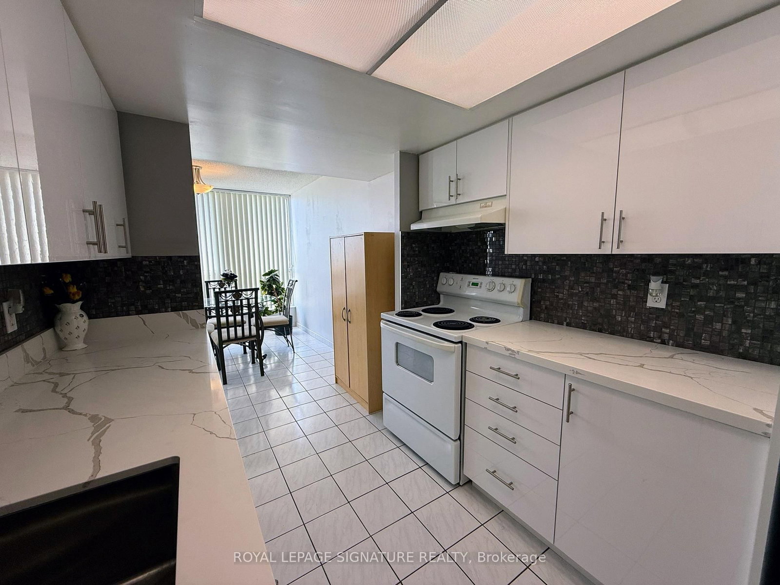 3 Rowntree Road • #407 • Toronto, ON photo 5