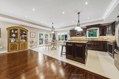 231 Pine Cove Road • Burlington, ON photo 9