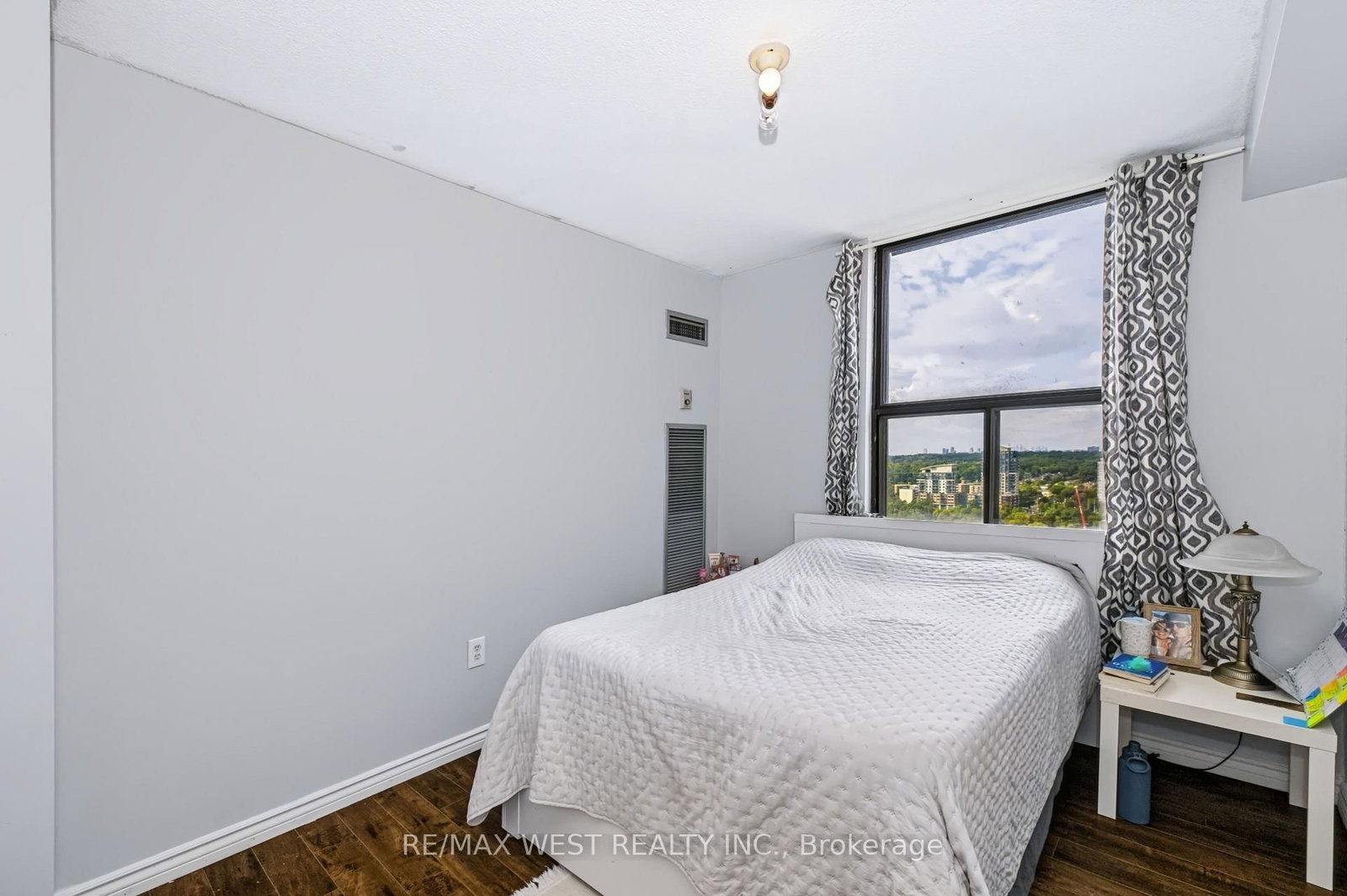 75 Emmett Avenue • #2307 • Toronto, ON photo 37