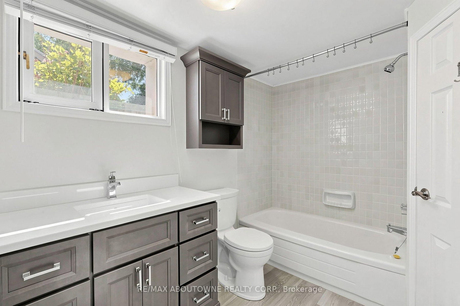 1304 Devon Road • Oakville, ON photo 38