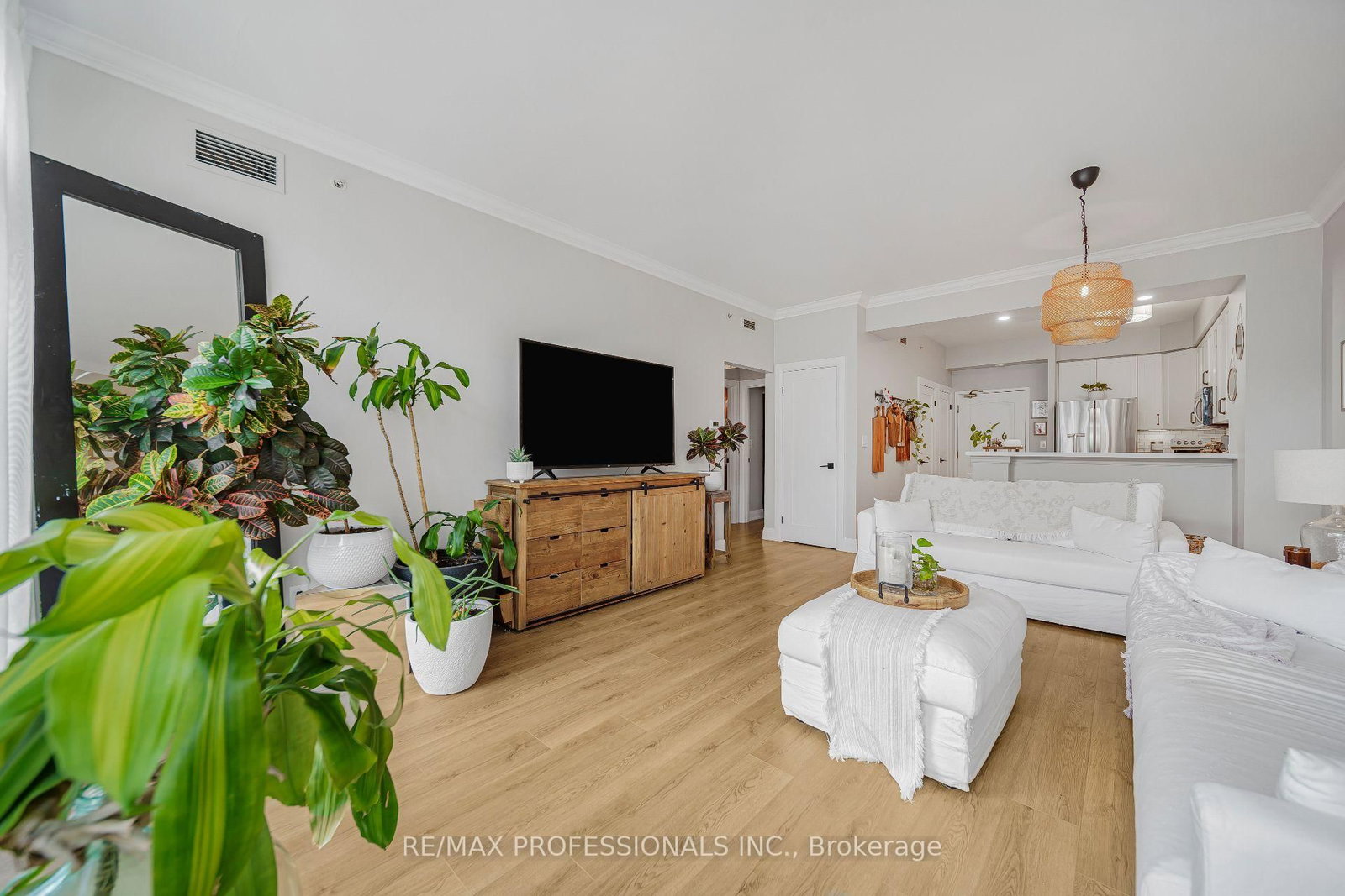 3531 Lake Shore Boulevard W • #211 • Toronto, ON photo 17
